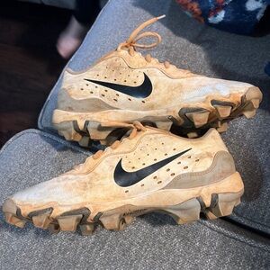 7.5 baseball cleats